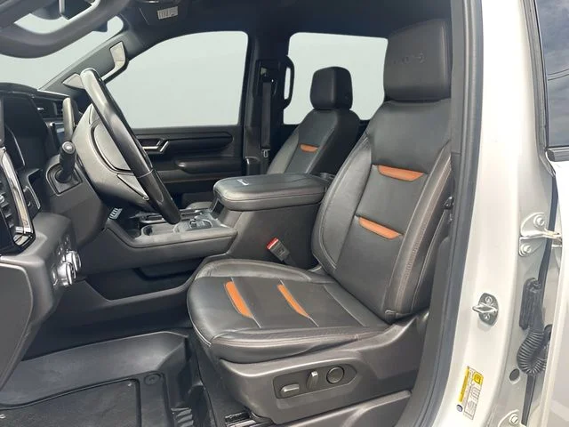 Used 2024 White GMC AT4 image 34