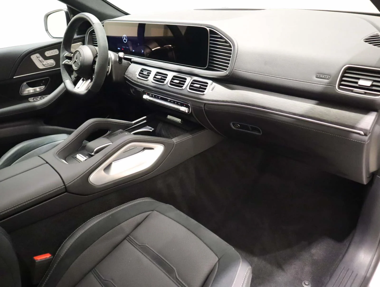 Used 2025 Polar White Mercedes-Benz AMG® GLE 53 4MATIC+ Coupe image 18