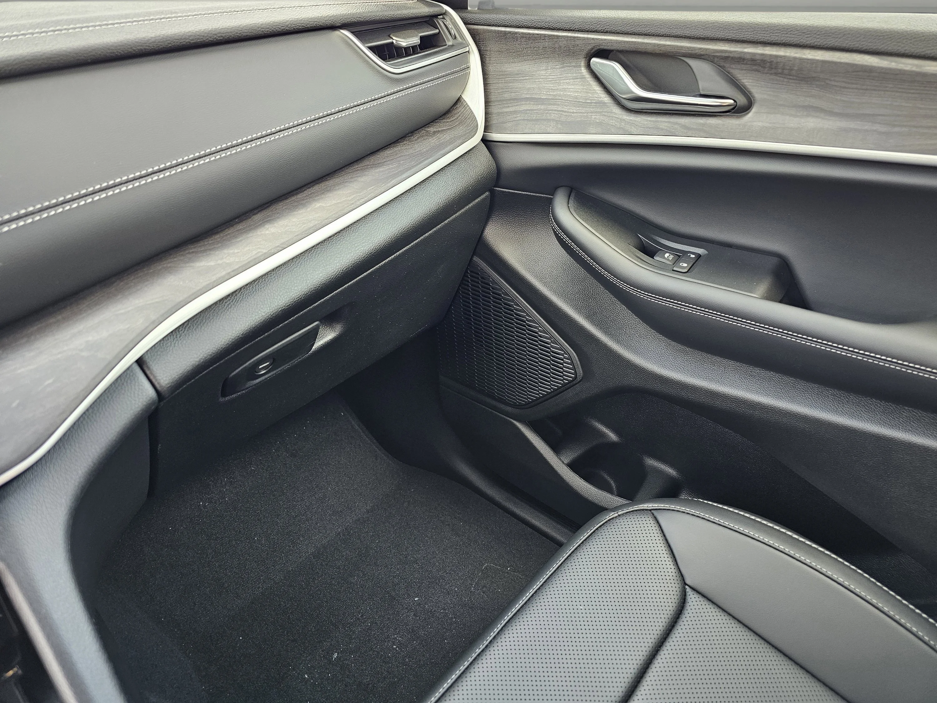 2025 Jeep Grand Cherokee Limited - Photo 29