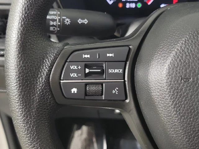 Used 2025 White Honda LX image 23