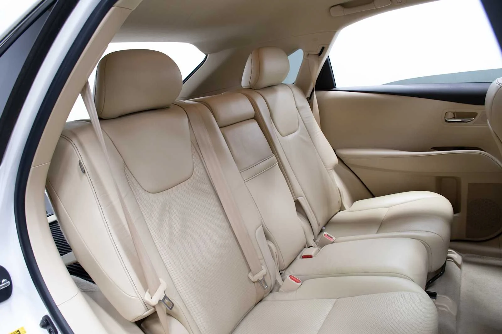Used 2015 Starfire Pearl Lexus  image 24