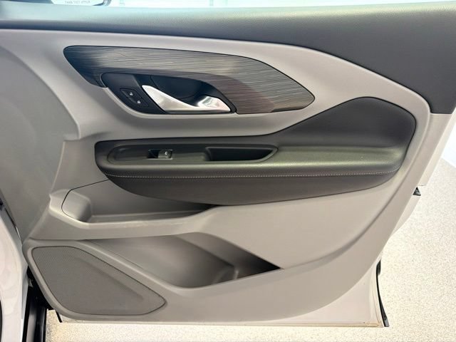 Used 2022 Summit White GMC SLE image 11