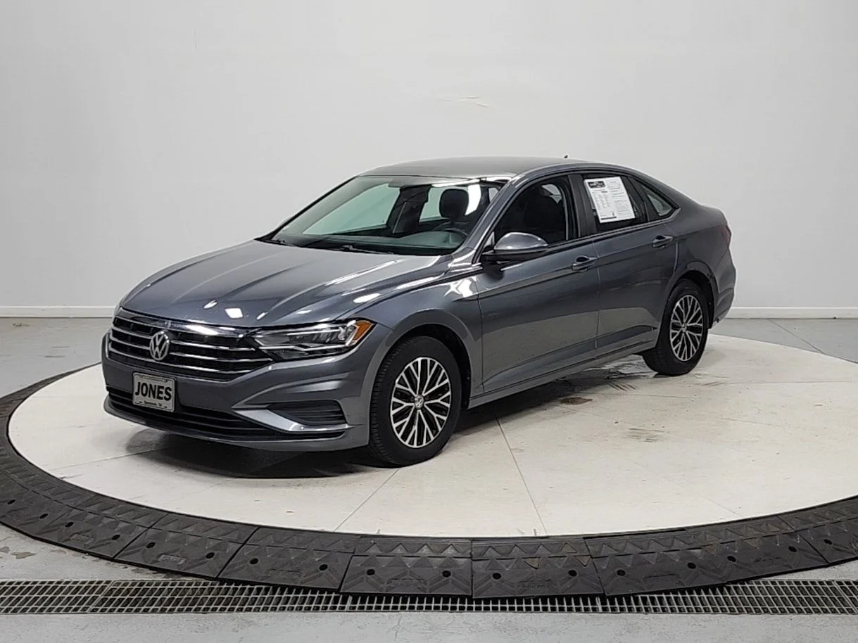 Used 2019 Gray Volkswagen 1.4T SE image 4