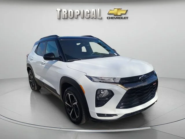 Used 2023 Summit White Chevrolet RS image 4