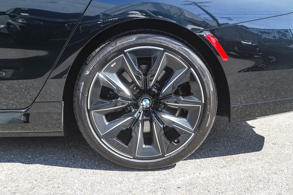 Used 2026 Black Sapphire Metallic BMW 750e xDrive image 8