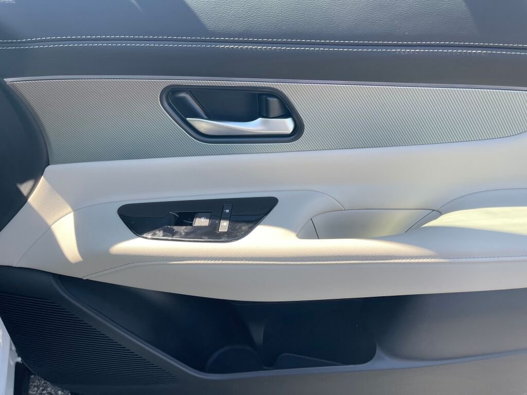 New 2026 Everest White Pearl Tricoat Nissan SL image 24