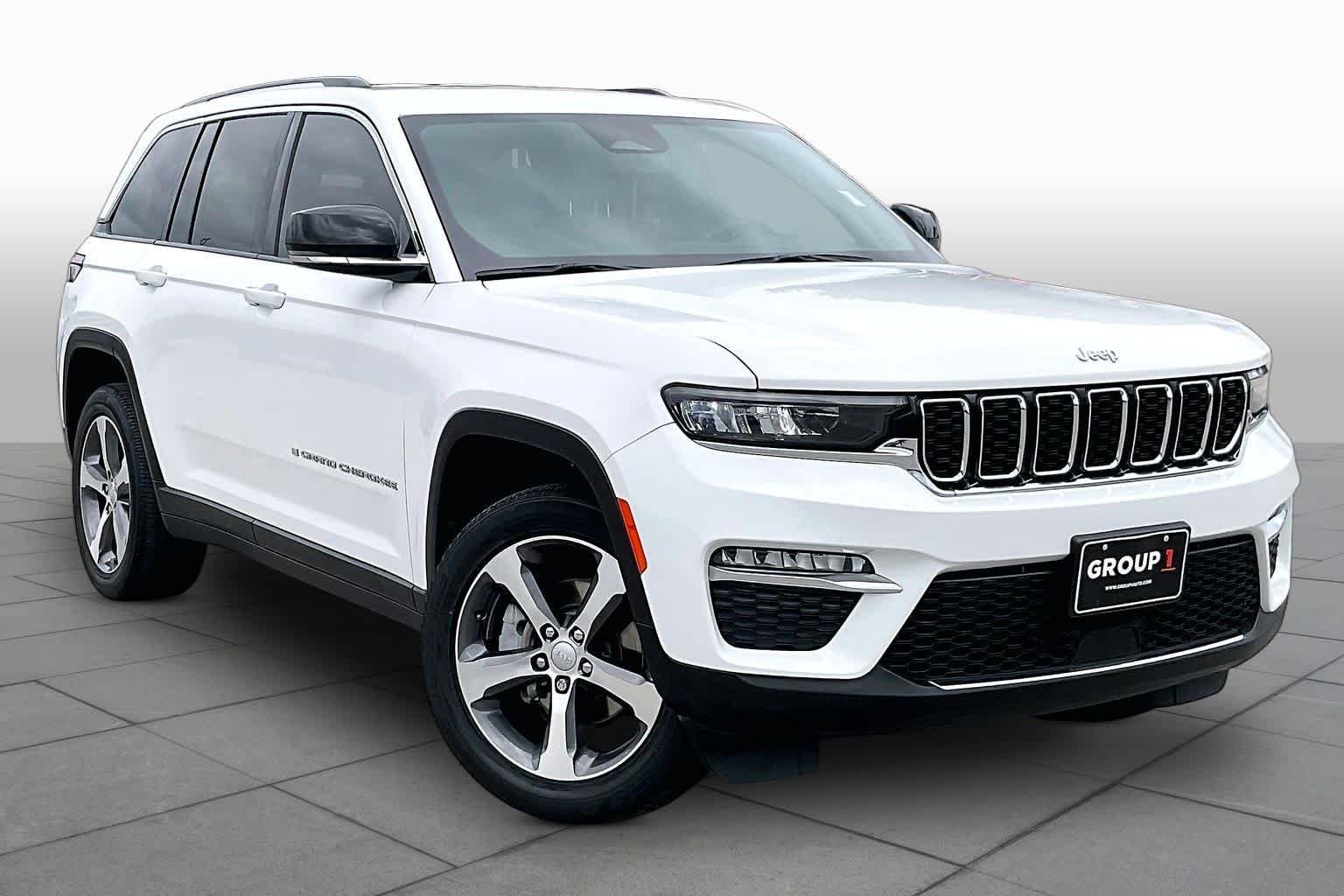 Used 2023 Bright White Clearcoat Jeep Limited image 3