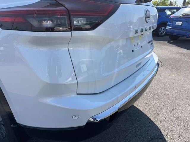 New 2026 Everest White Pearl TriCoat Nissan Platinum image 10