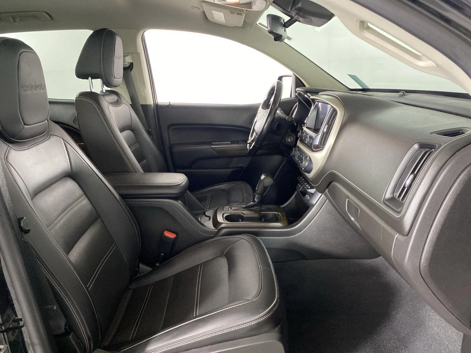 Used 2019 Onyx Black GMC 4WD Denali image 28