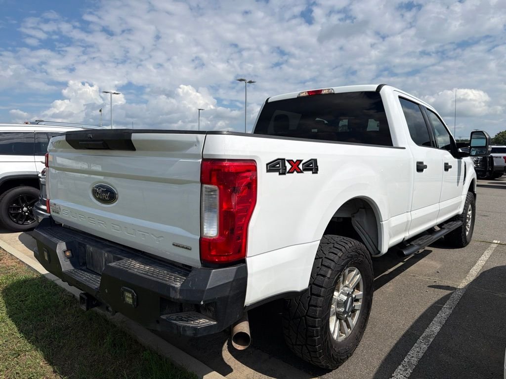 Used 2017 Oxford White Ford XLT image 4