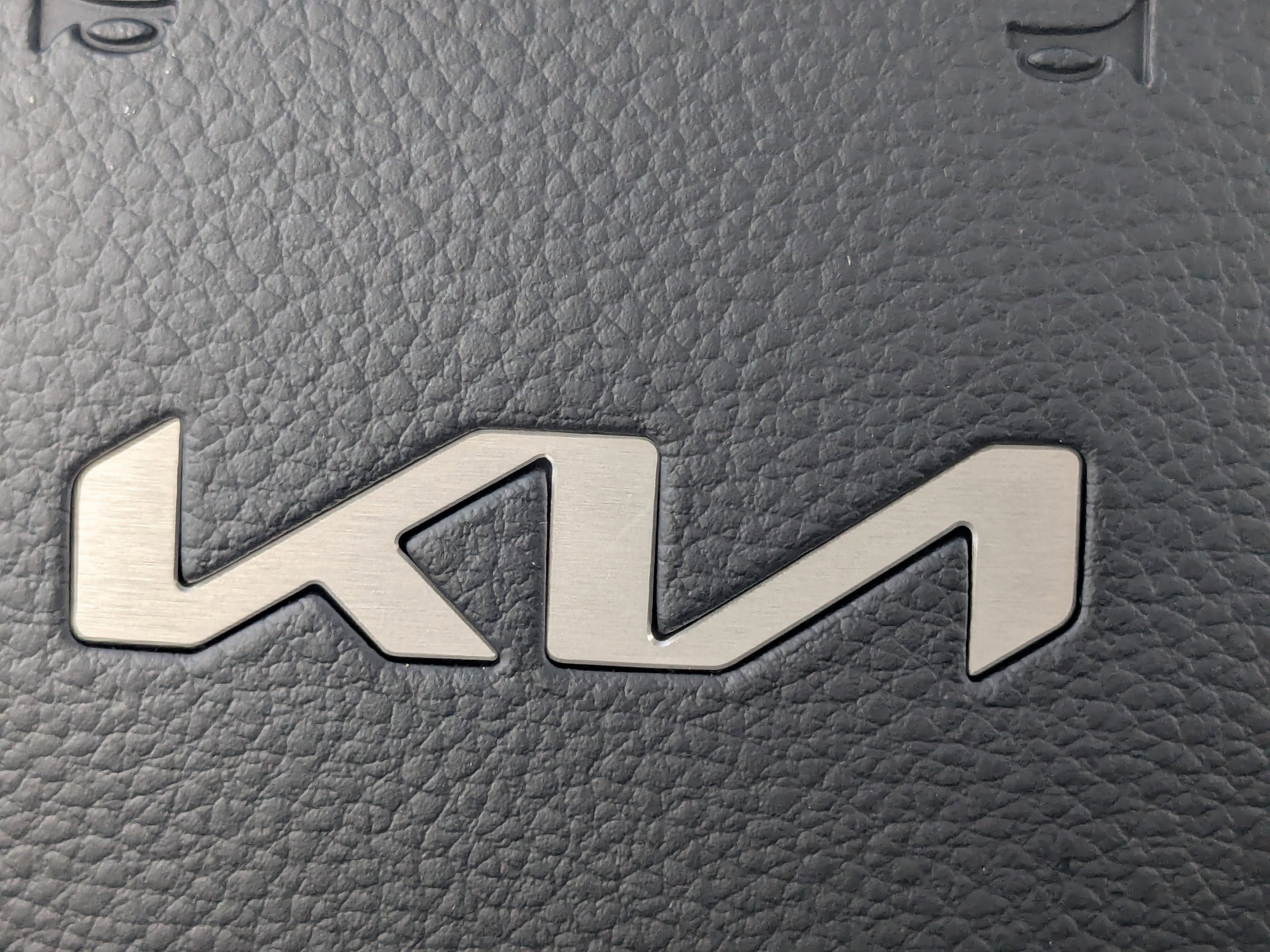 New 2026 Snow White Pearl Kia S image 32