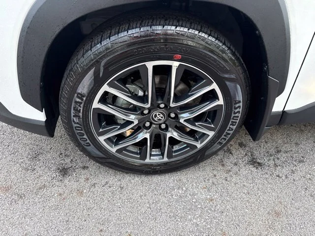 New 2026 Wind Chill Pearl Toyota XLE image 10