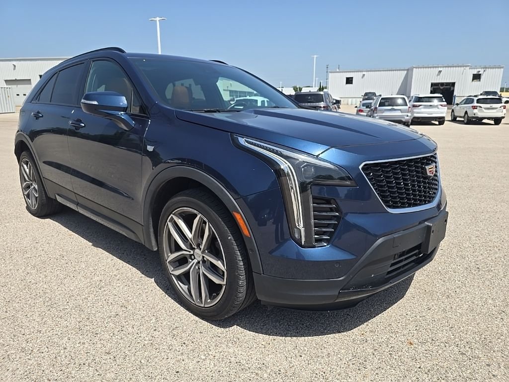Used 2019  Cadillac Sport image 2