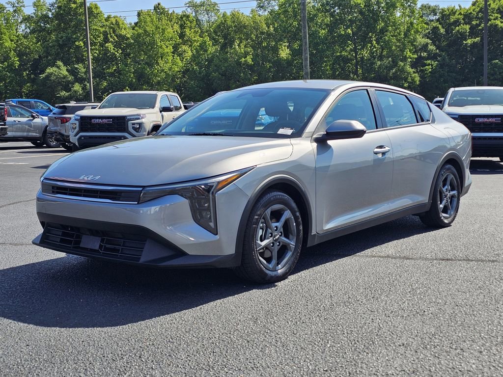 2025 Kia K4 LXS AT's photo
