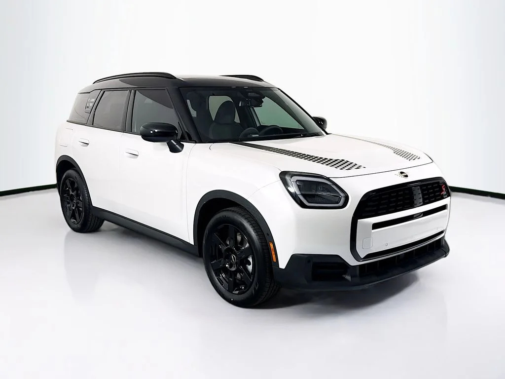 New 2027 Nanuq White Metallic MINI Signature Plus image 3