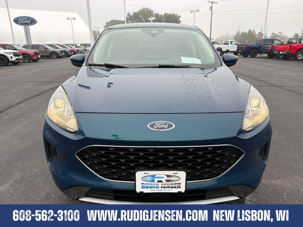 Used 2020 Green Ford SE image 8
