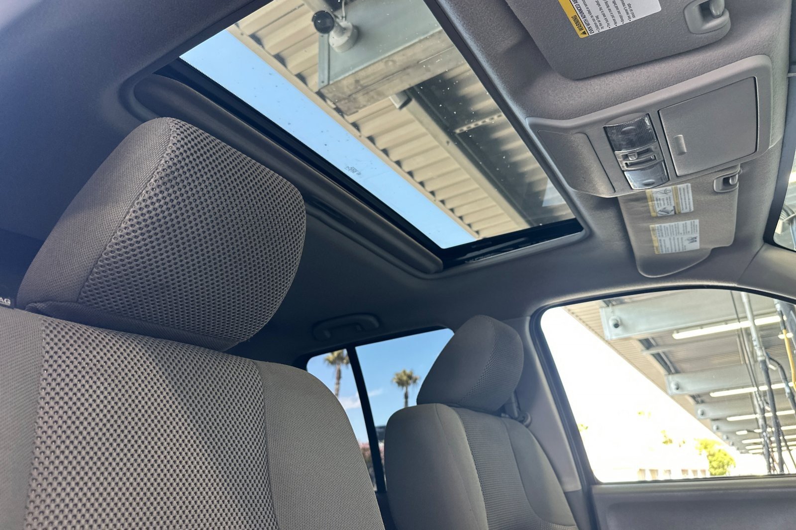 Used 2016  Nissan SV image 15