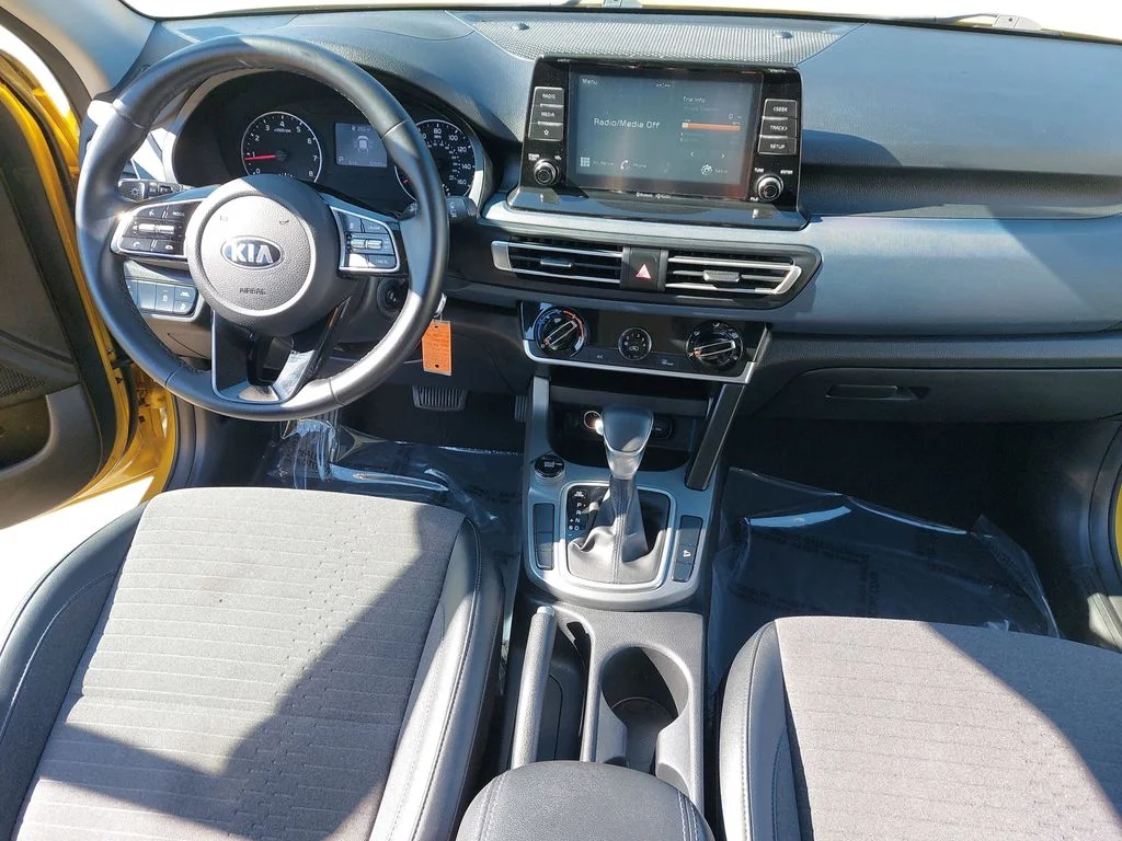 Used 2021 Yellow Kia S image 9