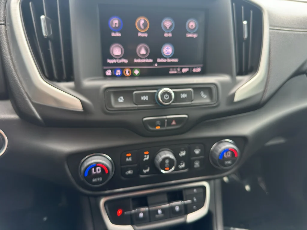 Used 2022 Summit White GMC SLE image 31