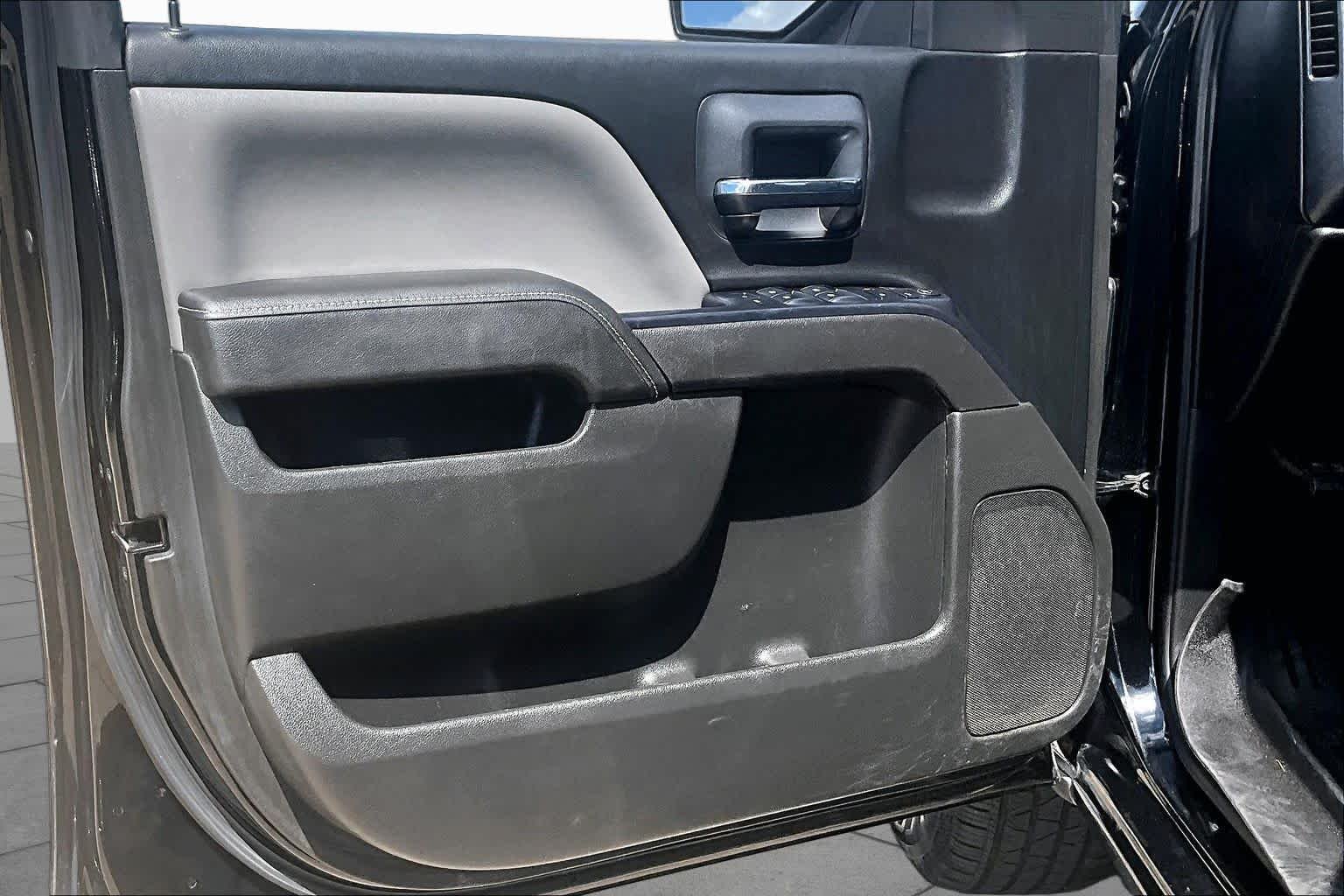 Used 2015 Black Chevrolet LS image 21