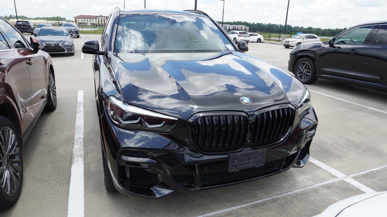 Used 2023 Black BMW xDrive40i image 2