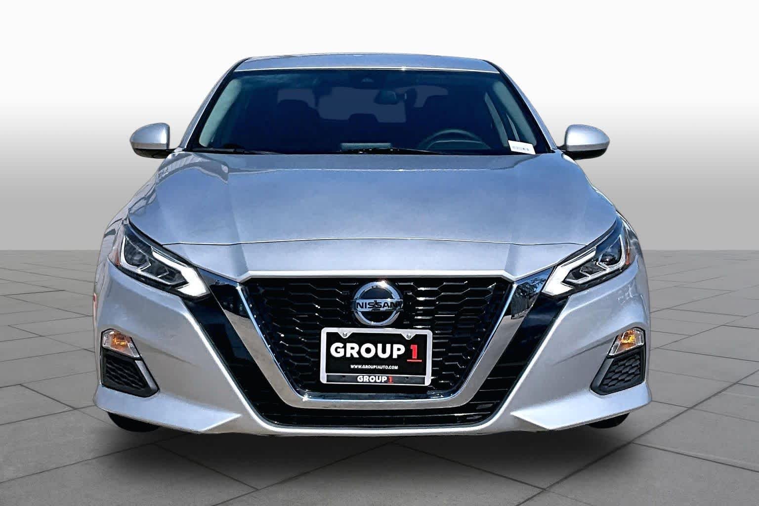 Used 2022 Brilliant Silver Metallic Nissan 2.5 SV image 4