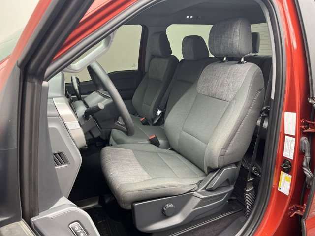 Used 2023 Hot Pepper Red Tinted Clearcoat Ford XLT image 11
