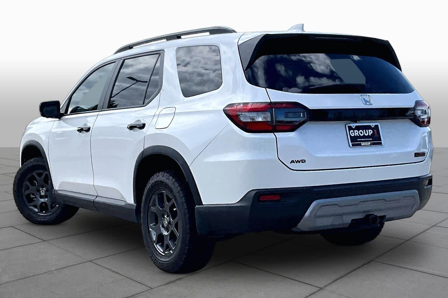 Used 2025 Platinum White Pearl Honda TrailSport image 11