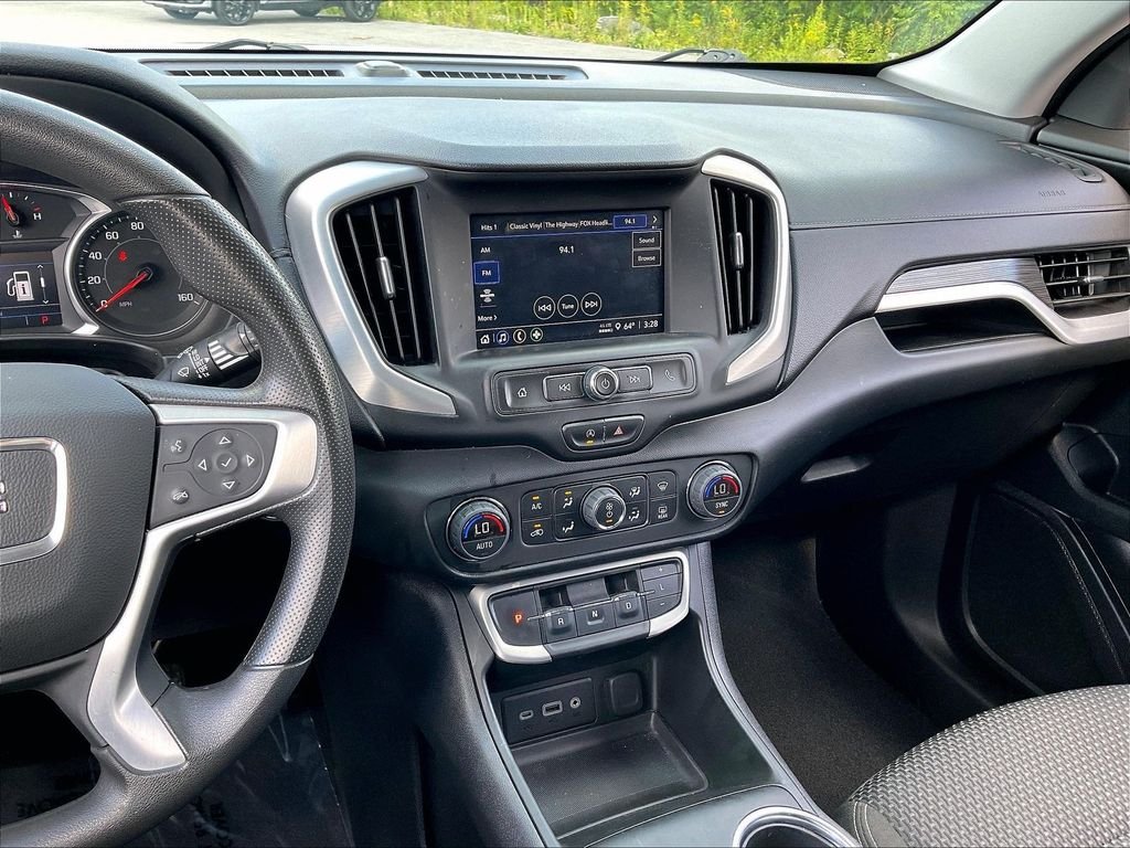 Used 2022 Quicksilver Metallic GMC SLE image 17