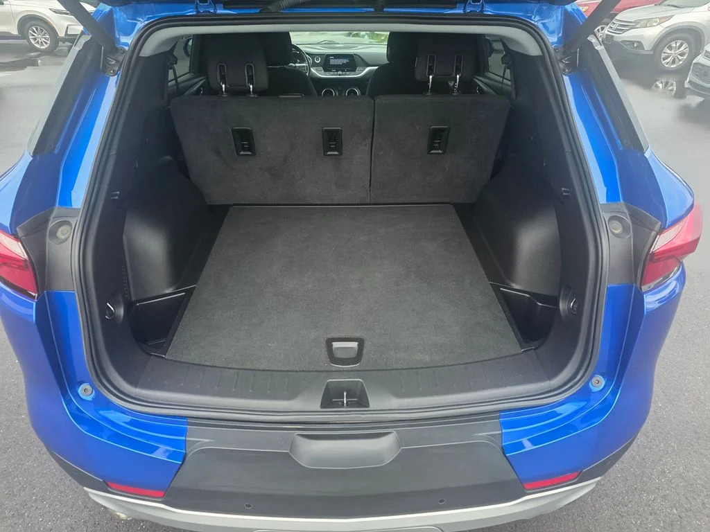 Used 2019 Kinetic Blue Metallic Chevrolet Base image 13