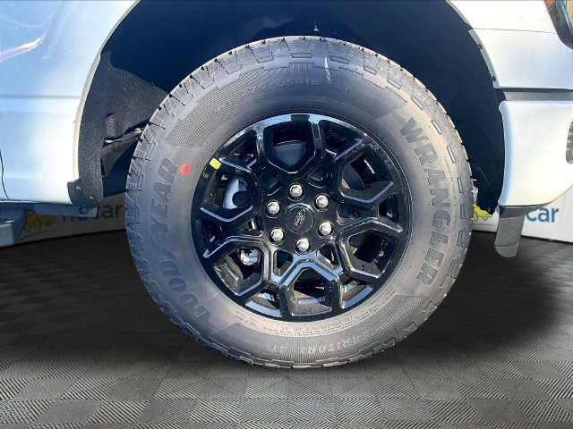 New 2026 Oxford White Ford XLT image 12