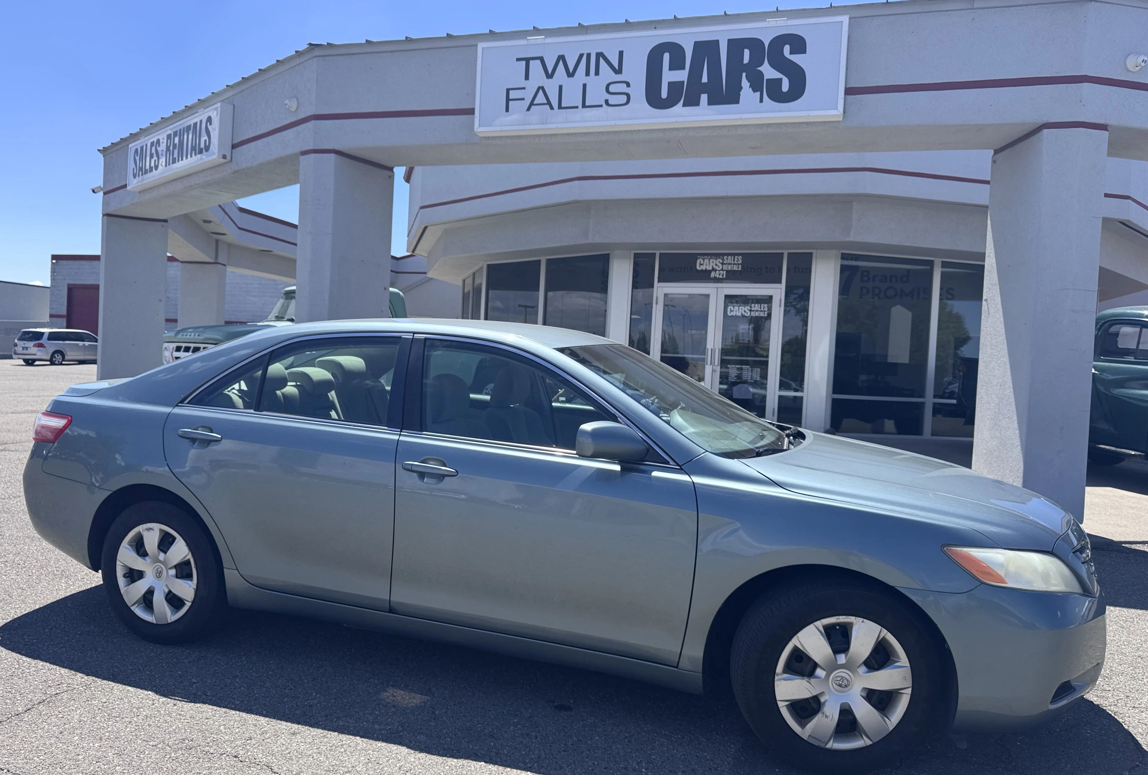 Used 2008  Toyota LE image 2