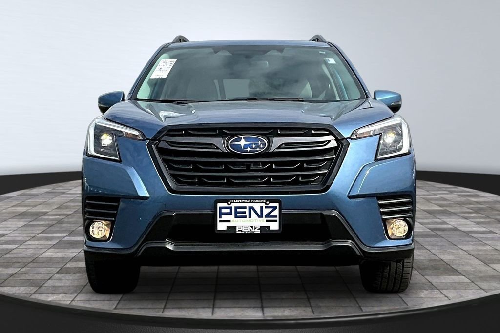 Used 2022 Subaru Forester Limited with VIN JF2SKAPC1NH416433 for sale in Rochester, Minnesota