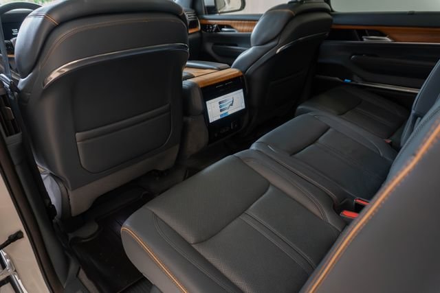 Used 2022 White Jeep Series II image 25