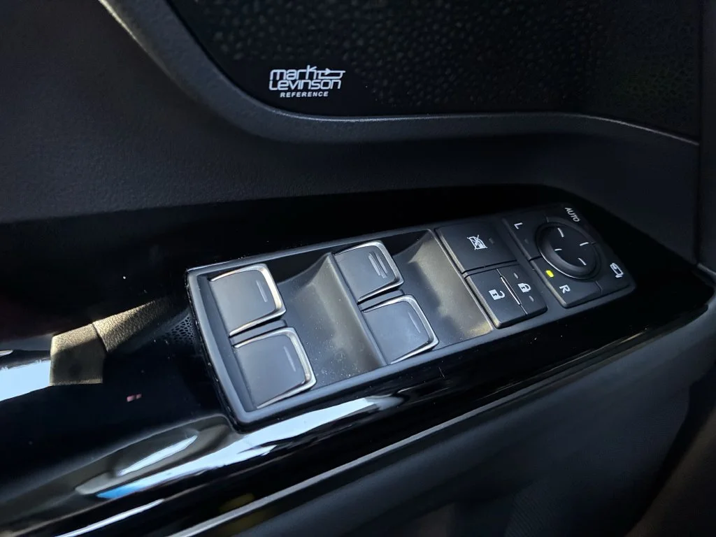 Used 2024  Lexus 600 F SPORT image 14
