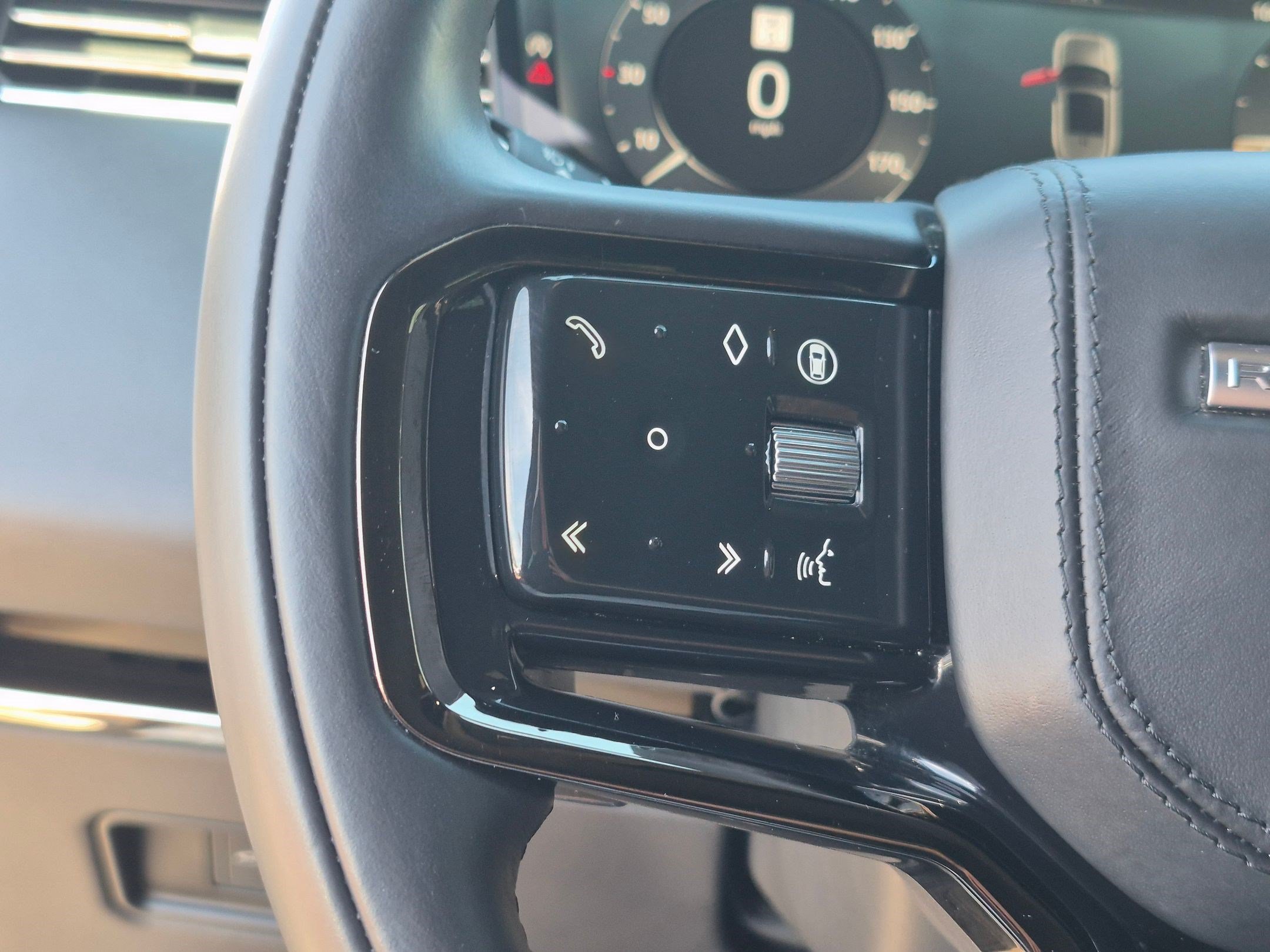 Used 2024 Gray Land Rover Dynamic SE image 17