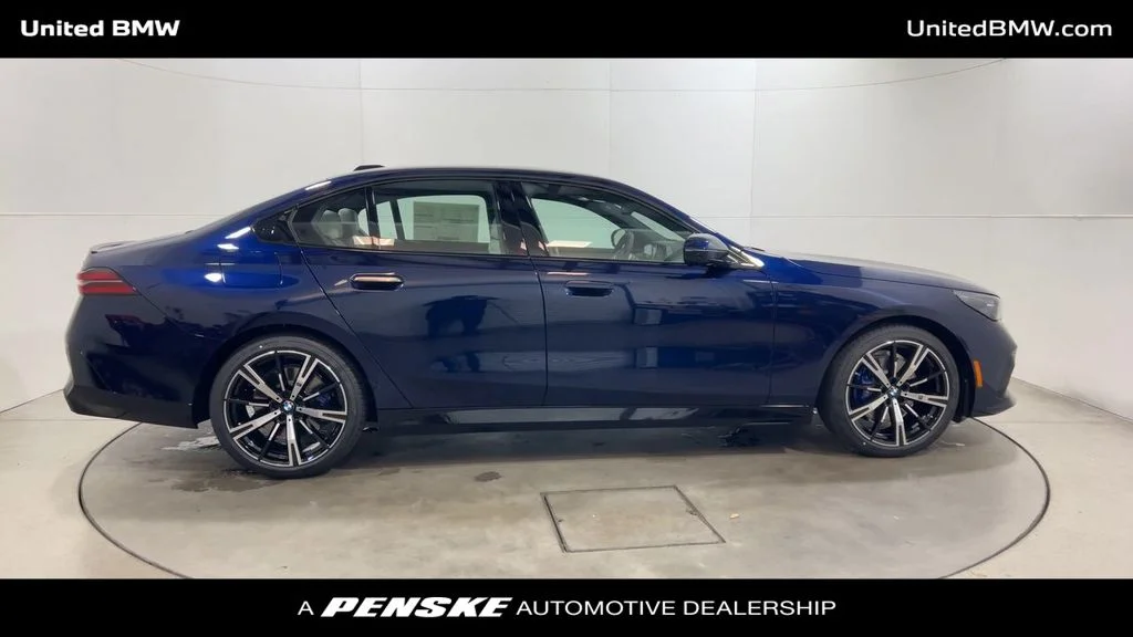 Used 2026 Tanzanite Blue II Metallic BMW 530i image 9
