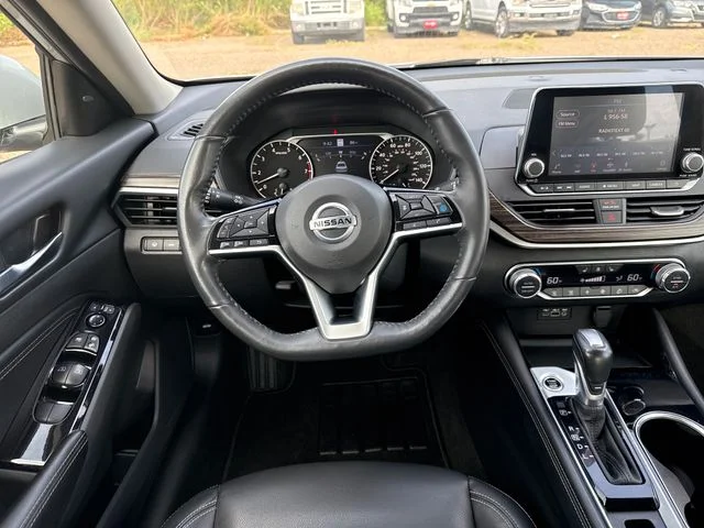 Used 2022 Silver Nissan 2.5 SL image 14