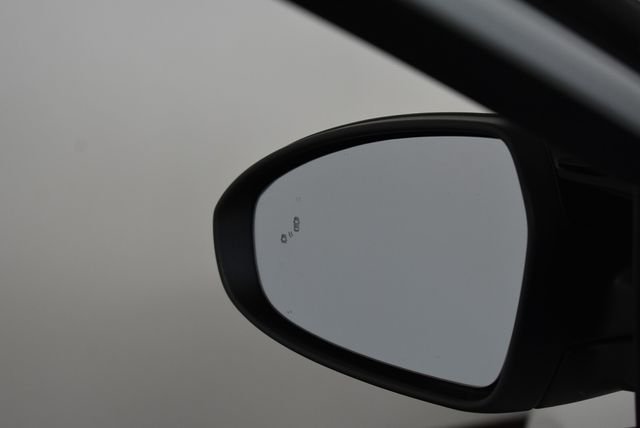 Used 2022 White Kia GT-Line image 28