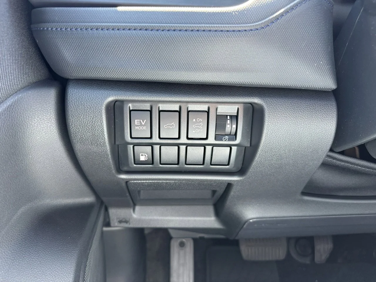 New 2026 Magnetite Gray Metallic Subaru Premium Hybrid image 31