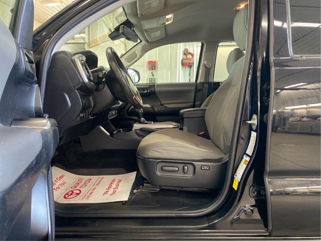 Used 2022 Black Toyota SR5 image 7