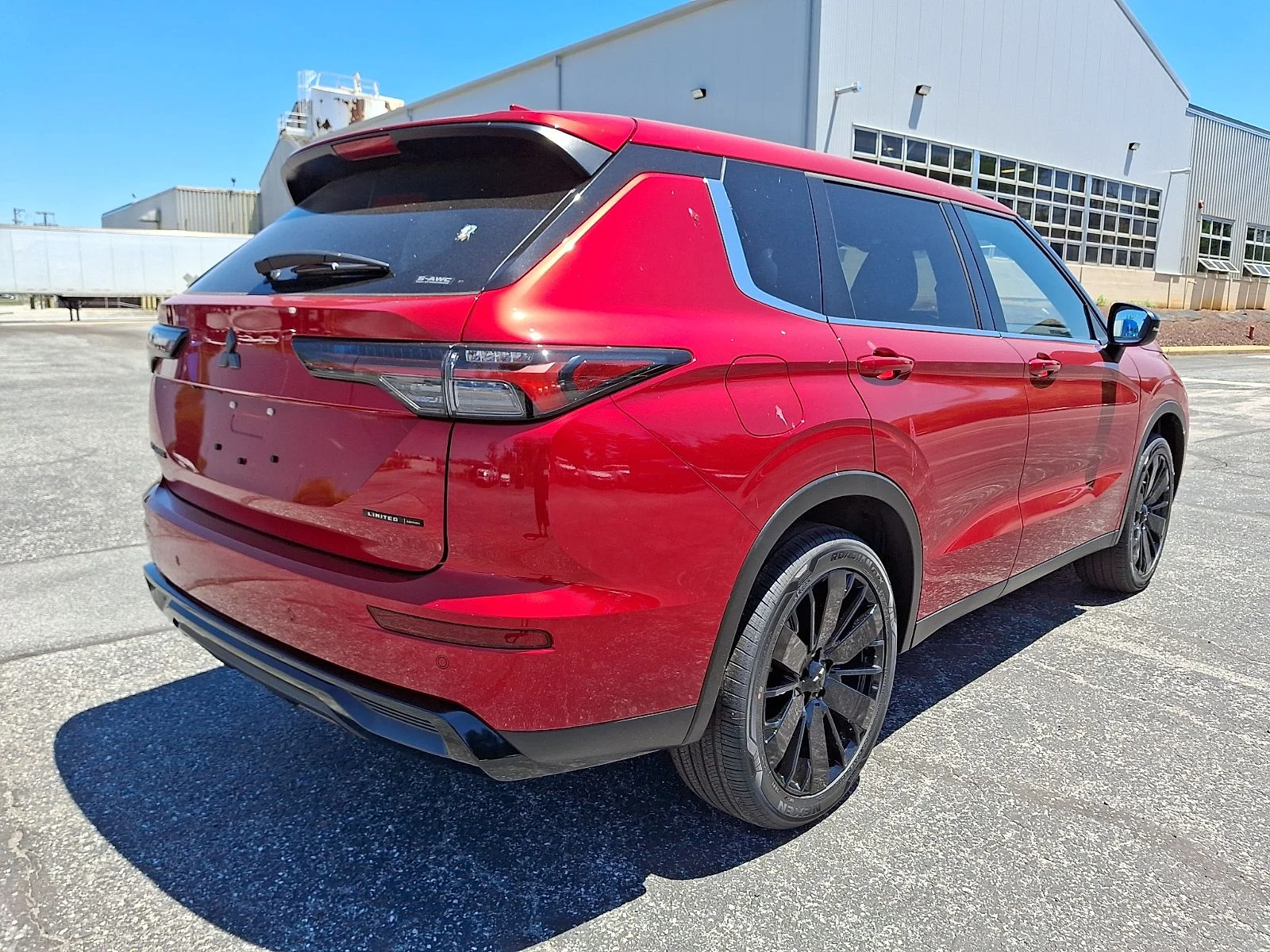 New 2026 Red Mitsubishi LE image 7