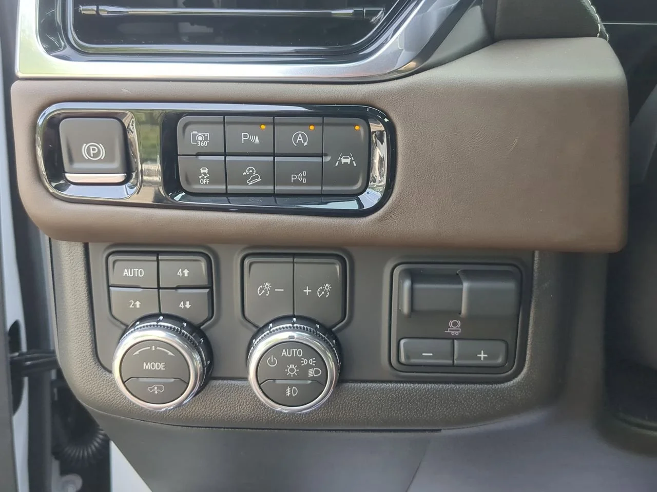 New 2026 Glacier White Tricoat GMC Denali Ultimate image 18