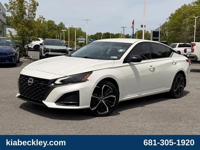 Used 2023 White Nissan 2.5 SR image 2