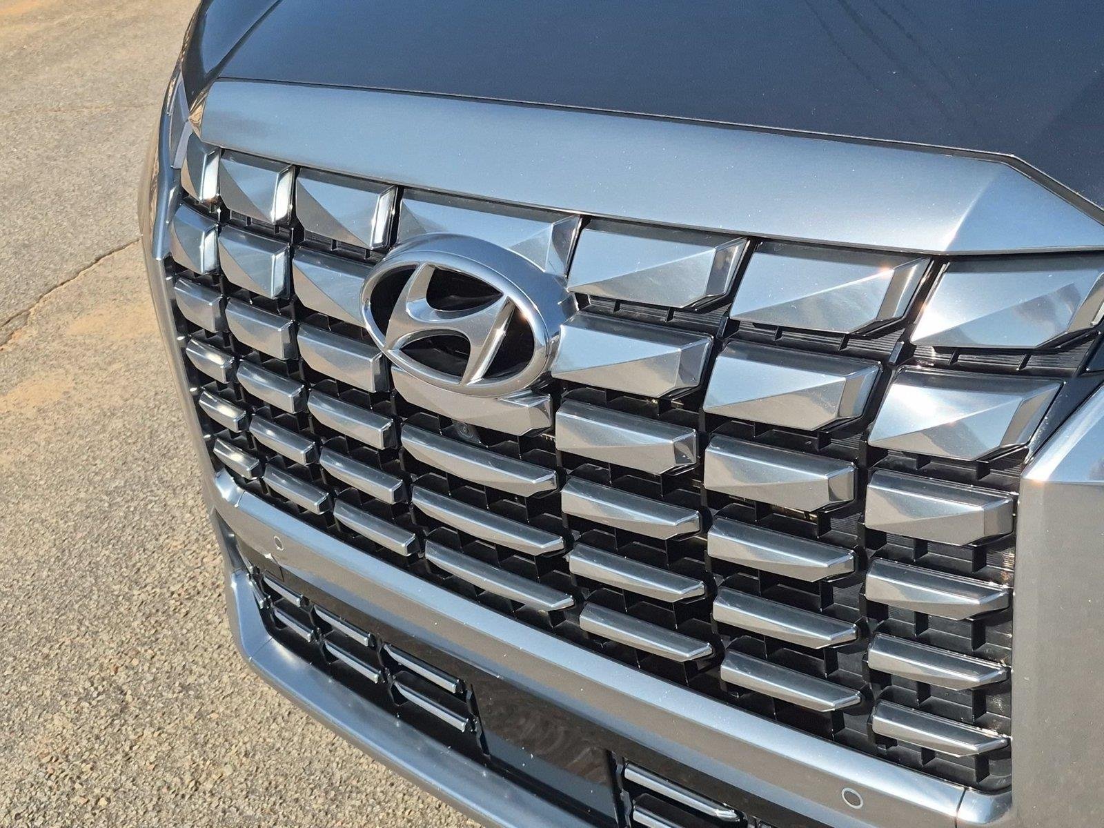 Used 2023 Robust Emerald Hyundai Calligraphy image 13