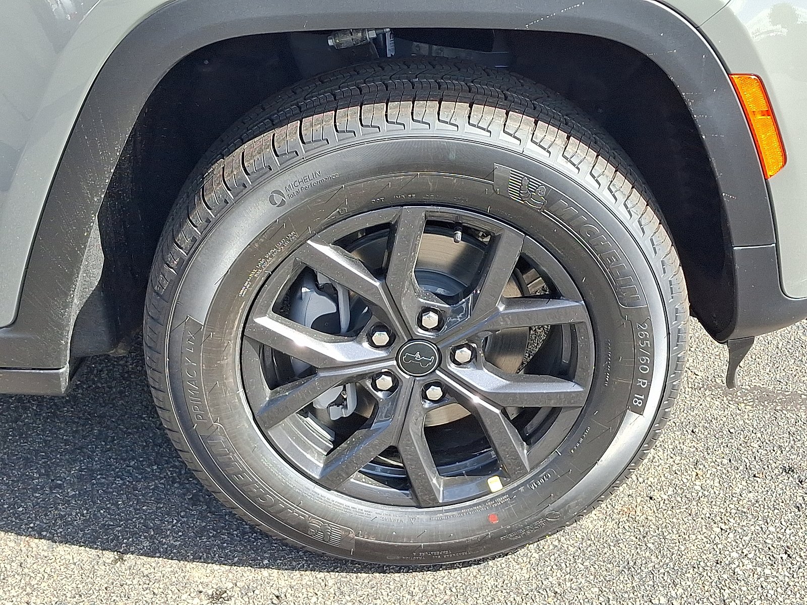 New 2027 Sting-Gray Clear-Coat Paint Jeep Laredo Altitude 4x4 image 5