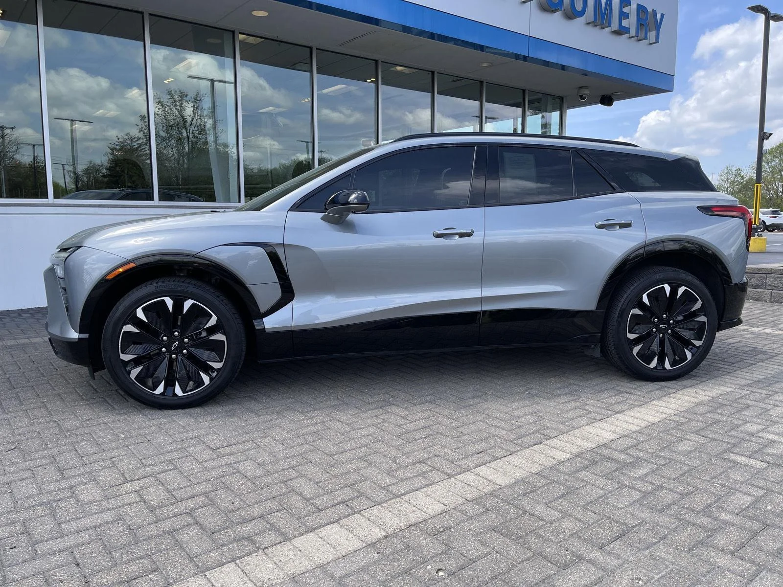Used 2024 Chevrolet Blazer EV RS with VIN 3GNKDCRJXRS175766 for sale in Peoria, IL