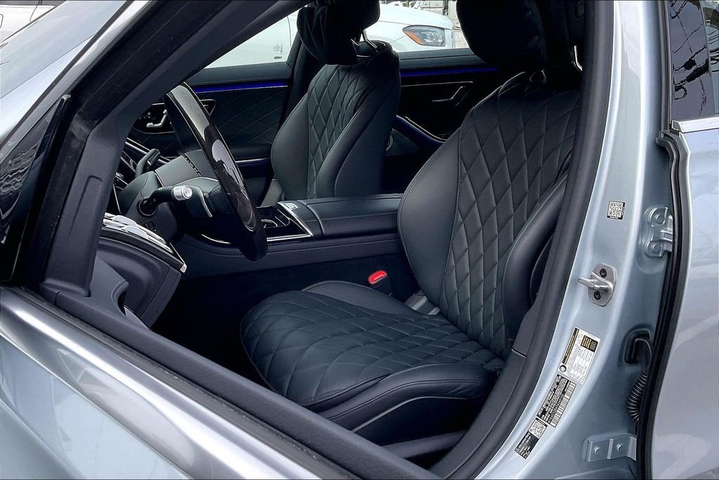 Used 2026 Black Mercedes-Benz S 580 image 17