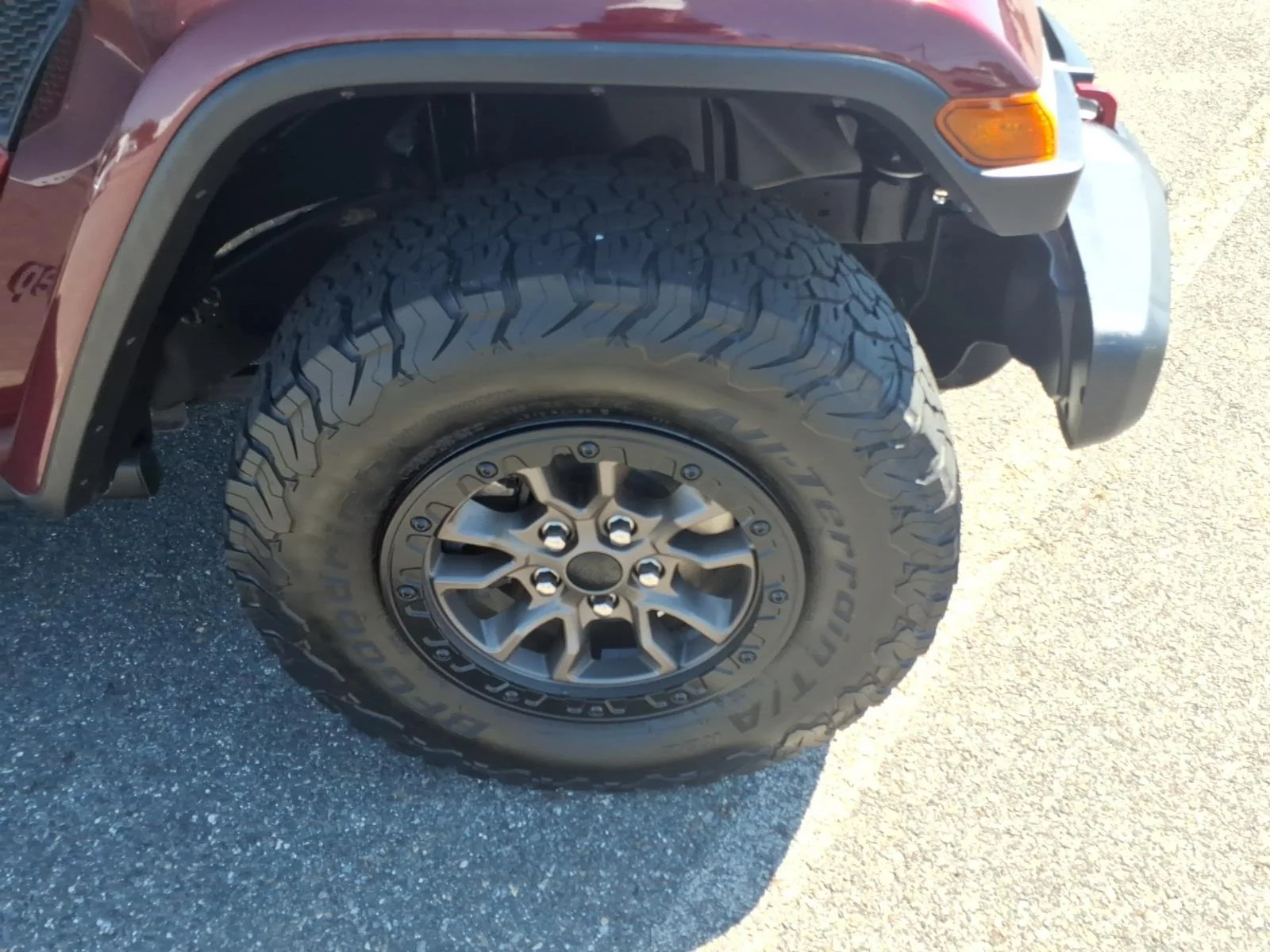 Used 2021 Snazzberry Pearlcoat Jeep Unlimited Rubicon image 11
