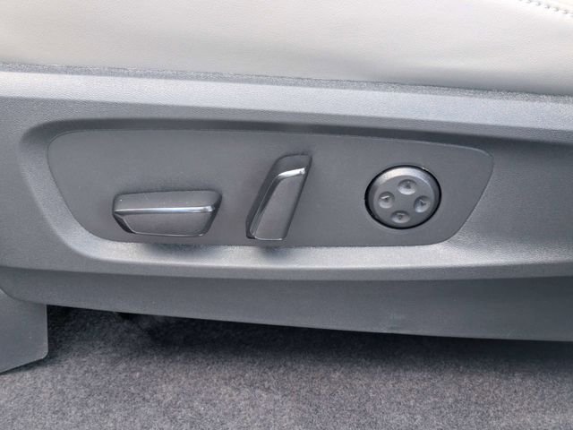 New 2027 RADIANT WHITE INFINITI Pure FWD image 21